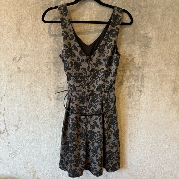 NWT Pleated Sleeveless Chic Preppy Mini Dress Sz 11 - Picture 4 of 8